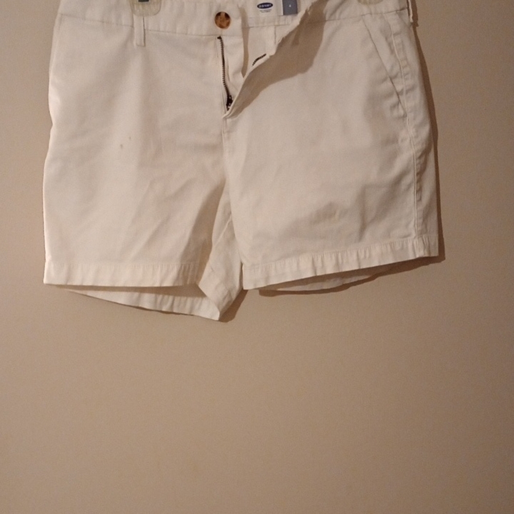 Old Navy White Bermuda Shorts Relaxed Fit Casual